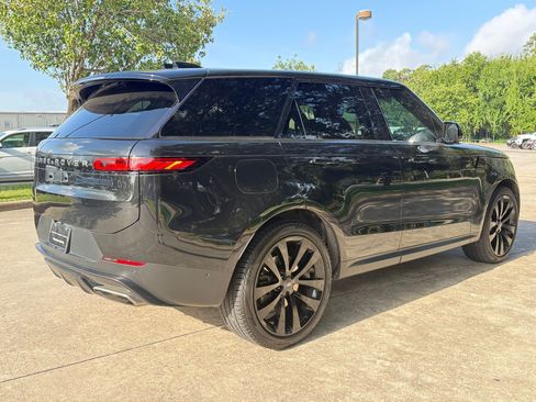 Used 2024 Land Rover Range Rover Sport SE AWD/4WD image 9