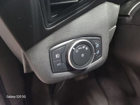 Used 2019 Ford Escape SEL image 22