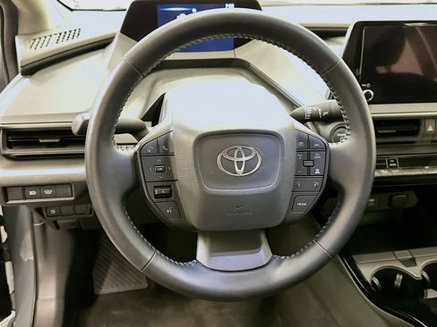 Used 2024 Toyota Prius LE image 18