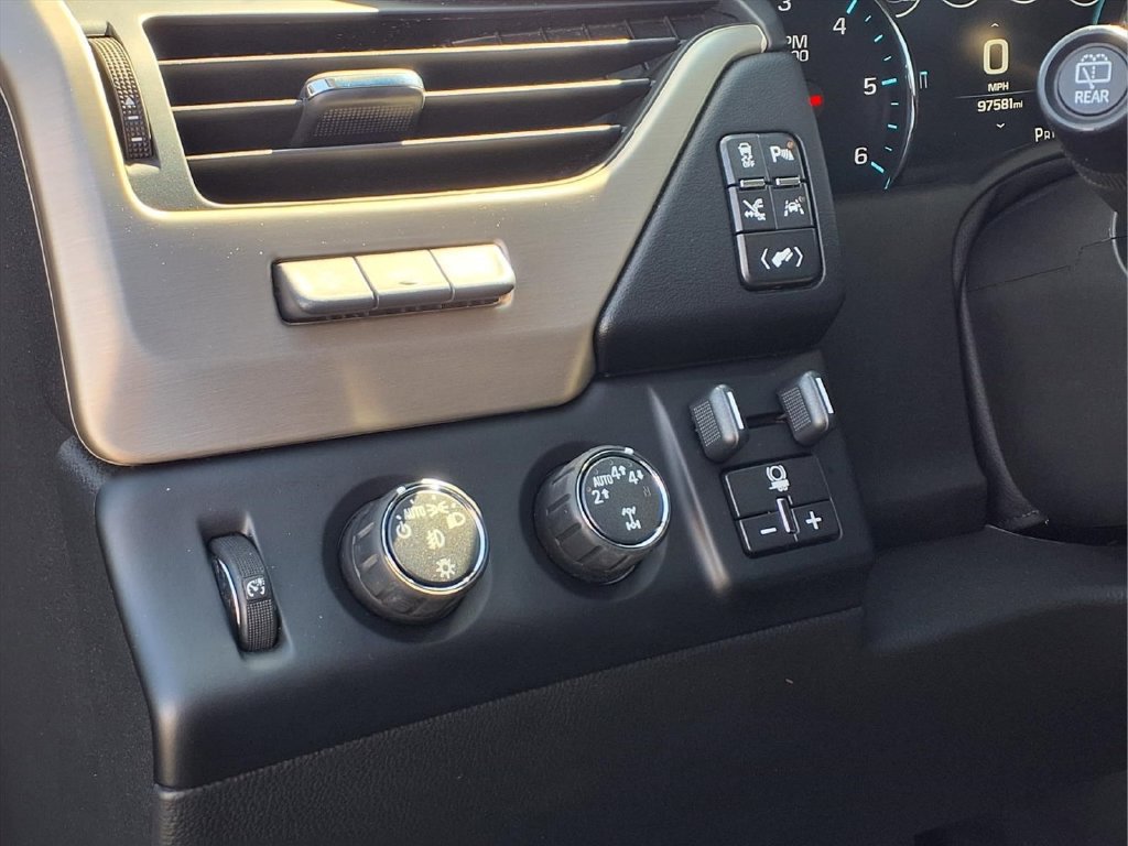 Certified 2020 GMC Yukon XL Denali w/ Denali Ultimate Package AWD/4WD image 14