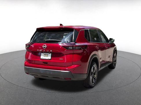 Used 2025 Nissan Rogue SV AWD/4WD image 14