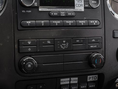 Used 2015 Ford F550 4x4 Regular Cab Super Duty image 29
