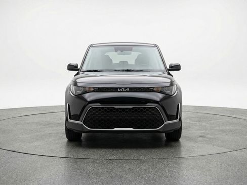 Used 2025 Kia Soul LX w/ LX Technology Package FWD image 2