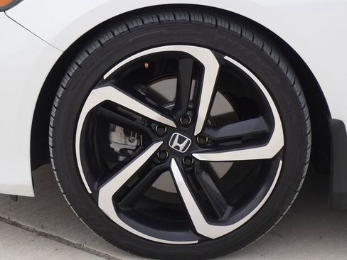 Used 2022 Honda Accord Sport image 4