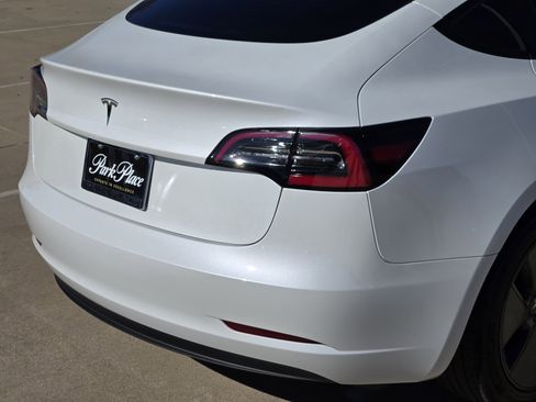 Used 2023 Tesla Model 3 Standard Range image 15