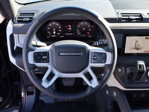 Used 2023 Land Rover Defender 90 X-Dynamic SE image 19