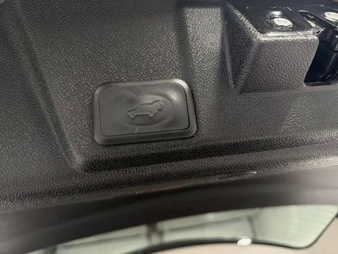 Used 2017 Chevrolet Traverse LT w/ Graphite Special Edition FWD image 16