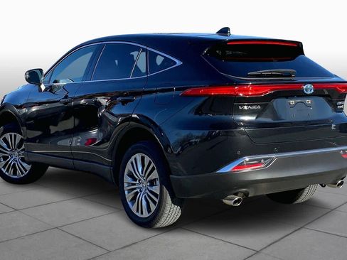 Used 2022 Toyota Venza Limited image 11