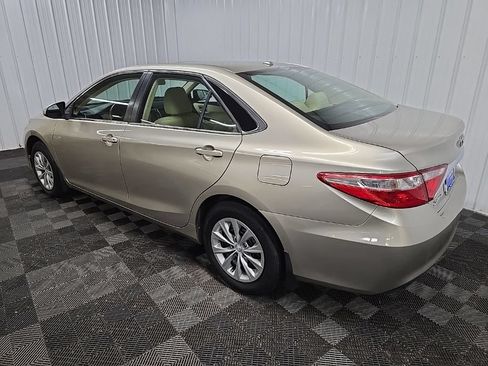 Used 2017 Toyota Camry LE w/ Moonroof Package FWD image 9