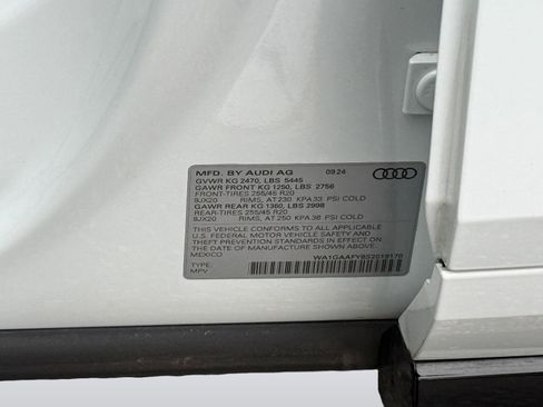 Certified 2025 Audi Q5 2.0T Premium w/ Convenience Plus Package image 21