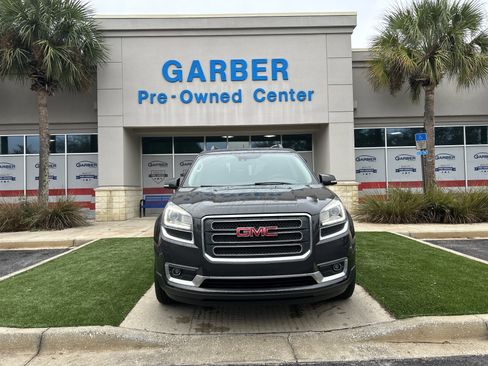 Used 2017 GMC Acadia Limited SLT image 2