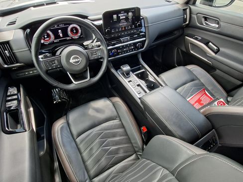 Used 2023 Nissan Pathfinder Platinum w/ Lighting Package (N93) FWD image 19