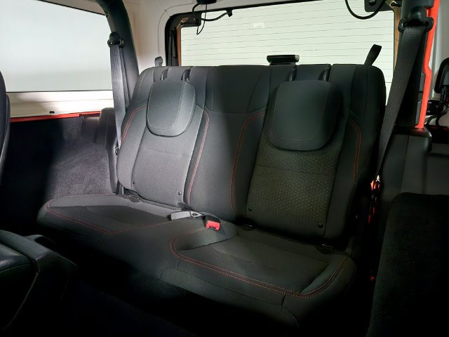 Used 2018 Jeep Wrangler Rubicon AWD/4WD image 29