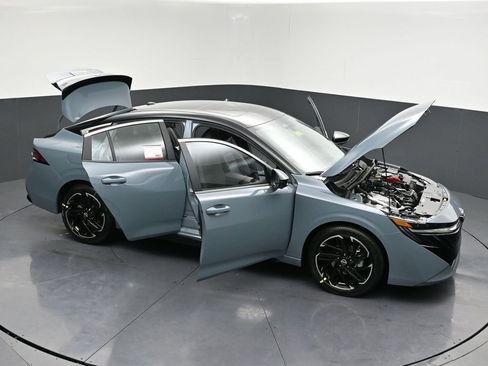 New 2026 Nissan Sentra SR w/ SR Premium Package image 31