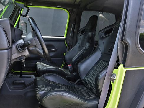 Used 2002 Jeep Wrangler X image 20