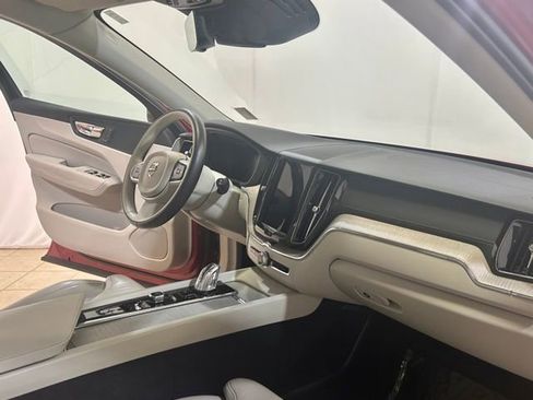 Used 2018 Volvo XC60 T8 Inscription image 25