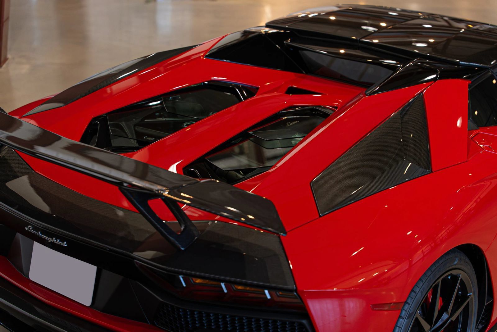 Used 2018 Lamborghini Aventador S AWD/4WD image 24