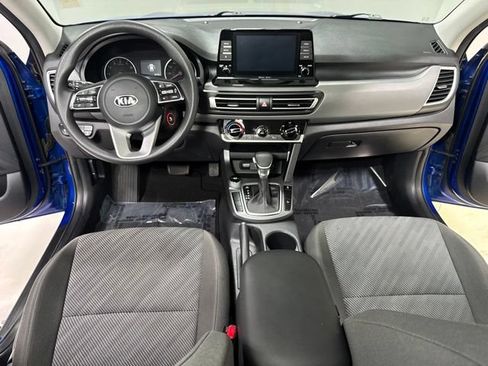 Used 2021 Kia Seltos LX AWD/4WD image 2