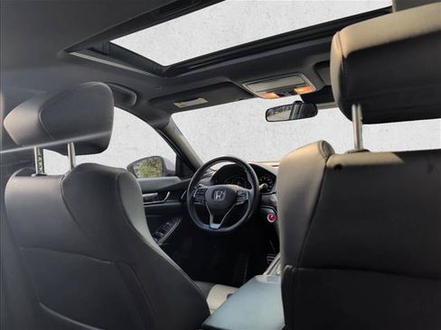 Used 2018 Honda Accord Sport image 17