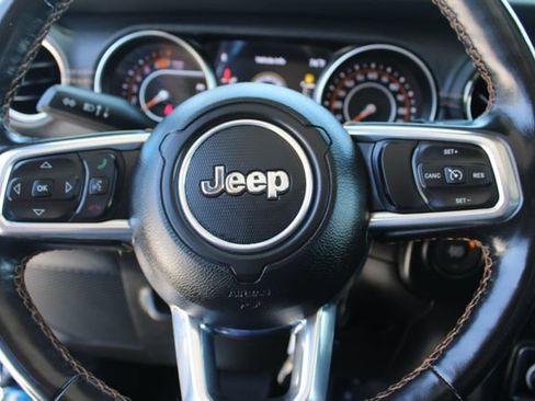 Used 2023 Jeep Wrangler Unlimited Sahara AWD/4WD image 17