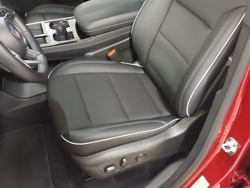 Used 2026 Buick Enclave Preferred AWD/4WD image 22