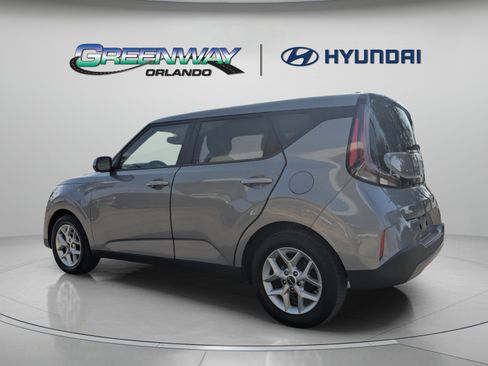 Used 2023 Kia Soul LX w/ Option Group 015 FWD image 6