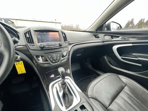 Used 2015 Buick Regal image 12