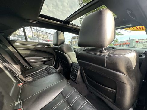 Used 2022 Chrysler 300 S RWD image 33