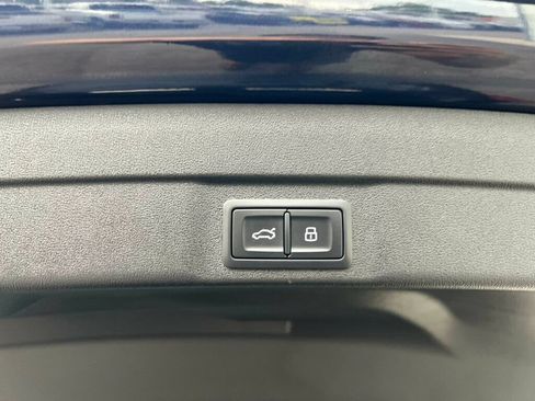Used 2025 Audi A5 2.0T Premium Plus w/ Premium Plus AWD/4WD image 9