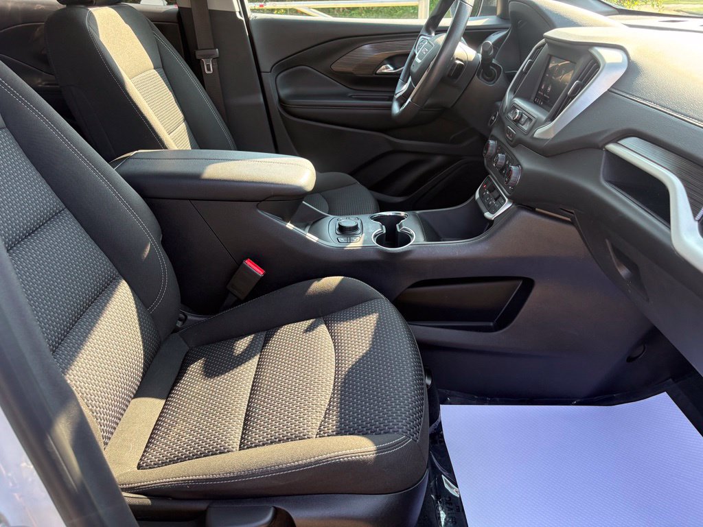 Used 2023 GMC Terrain SLE w/ Driver Convenience Package FWD image 28