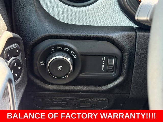 Used 2025 Jeep Wrangler Unlimited Sport AWD/4WD image 19