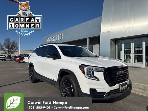 Used 2023 GMC Terrain SLE w/ Driver Convenience Package image 1