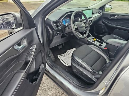 Certified 2024 Ford Escape SE FWD image 10