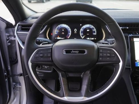 New 2025 Jeep Grand Cherokee Limited AWD/4WD image 27