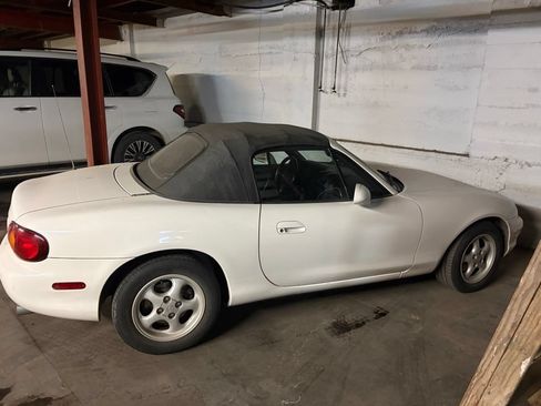 Used 1999 MAZDA MX-5 Miata RWD image 5