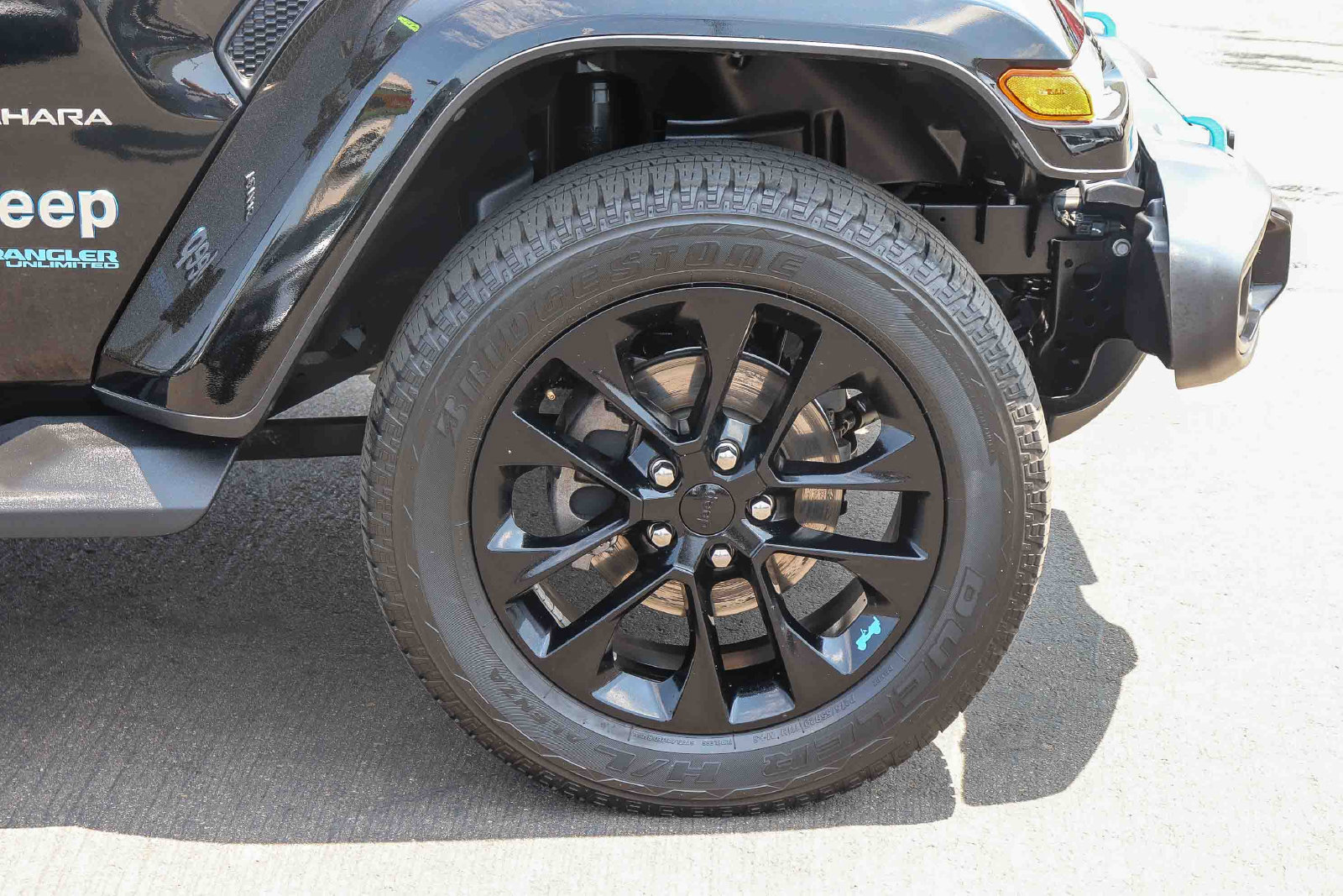 Used 2022 Jeep Wrangler Unlimited Sahara w/ Cold Weather Group AWD/4WD image 10