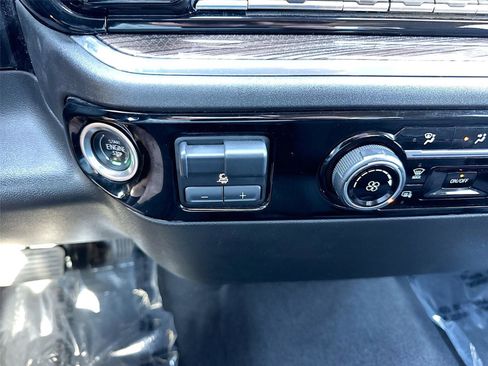 Used 2024 Chevrolet Silverado 2500 LT image 12