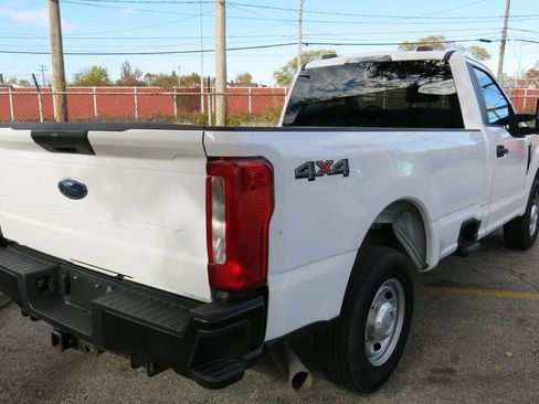 Used 2021 Ford F350 XL w/ Camper Package image 4