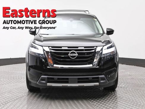 Used 2023 Nissan Pathfinder SL w/ SL Premium Package image 2