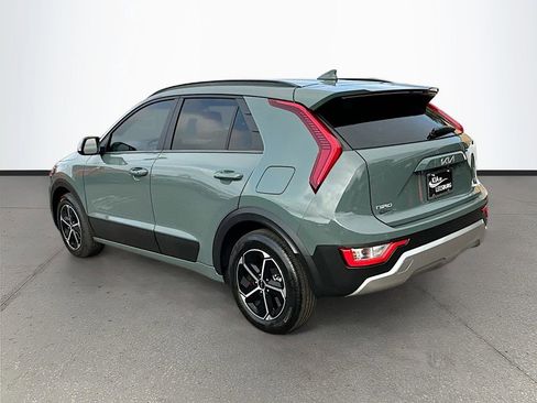 Used 2024 Kia Niro EX FWD image 5