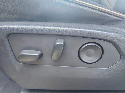 Used 2023 GMC Yukon SLT image 8