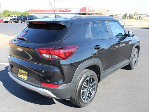 Used 2025 Chevrolet TrailBlazer LT AWD/4WD image 8