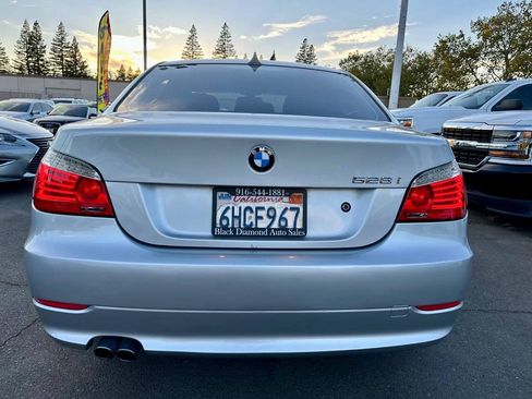 Used 2009 BMW 528i xDrive Sedan AWD/4WD image 7