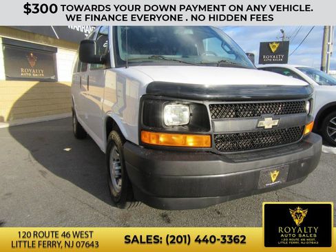 Used 2017 Chevrolet Express 2500 image 6