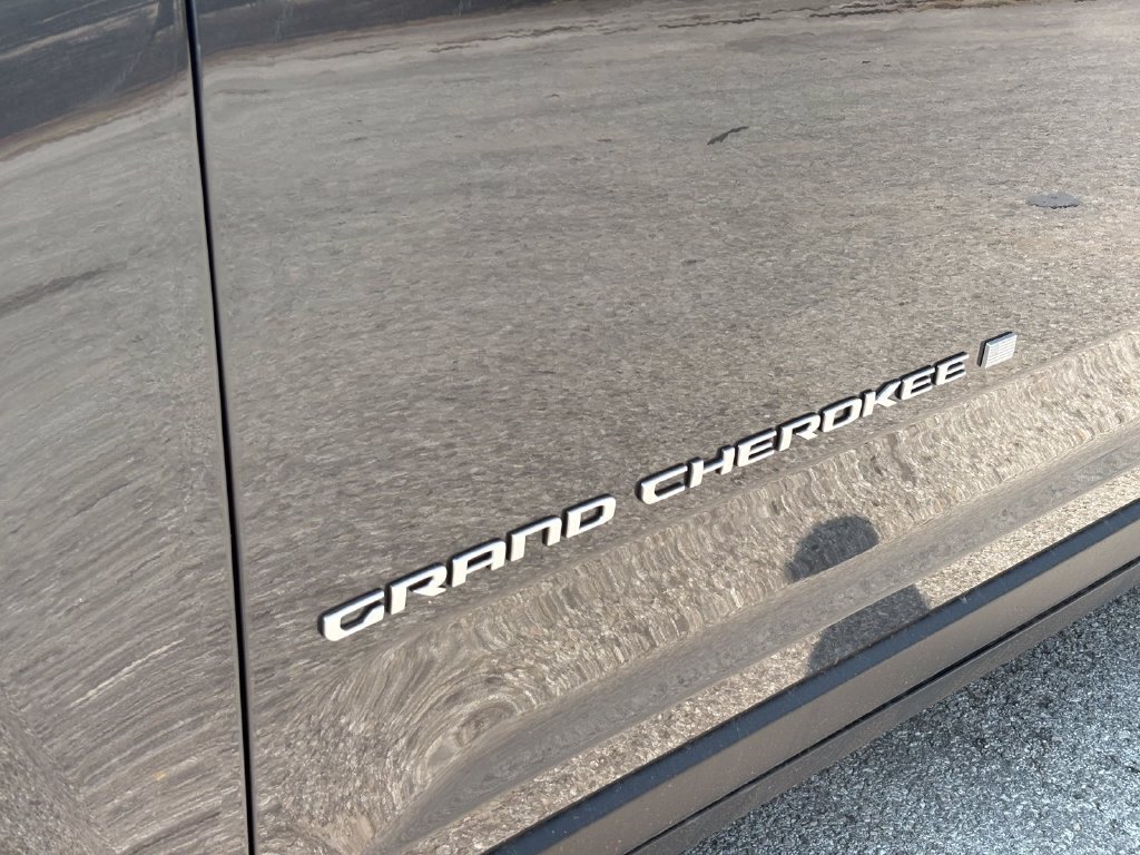 New 2026 Jeep Grand Cherokee Laredo RWD image 10