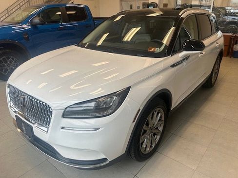Used 2021 Lincoln Corsair AWD w/ Premium Package image 2