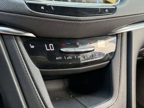 Used 2022 Cadillac XT5 Premium Luxury w/ Technology Package AWD/4WD image 33