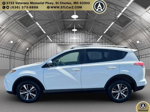 Used 2018 Toyota RAV4 XLE w/ Plus Extra Value Package FWD image 6