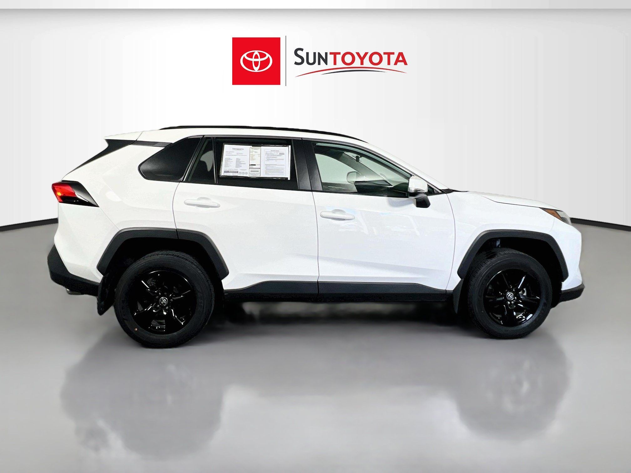 Used 2024 Toyota RAV4 XLE w/ Convenience Package FWD image 2
