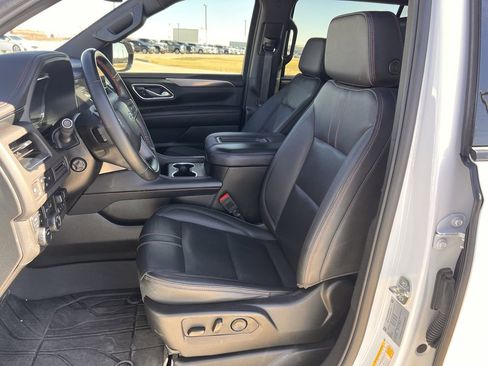 Used 2024 Chevrolet Suburban RST w/ Luxury Package image 32